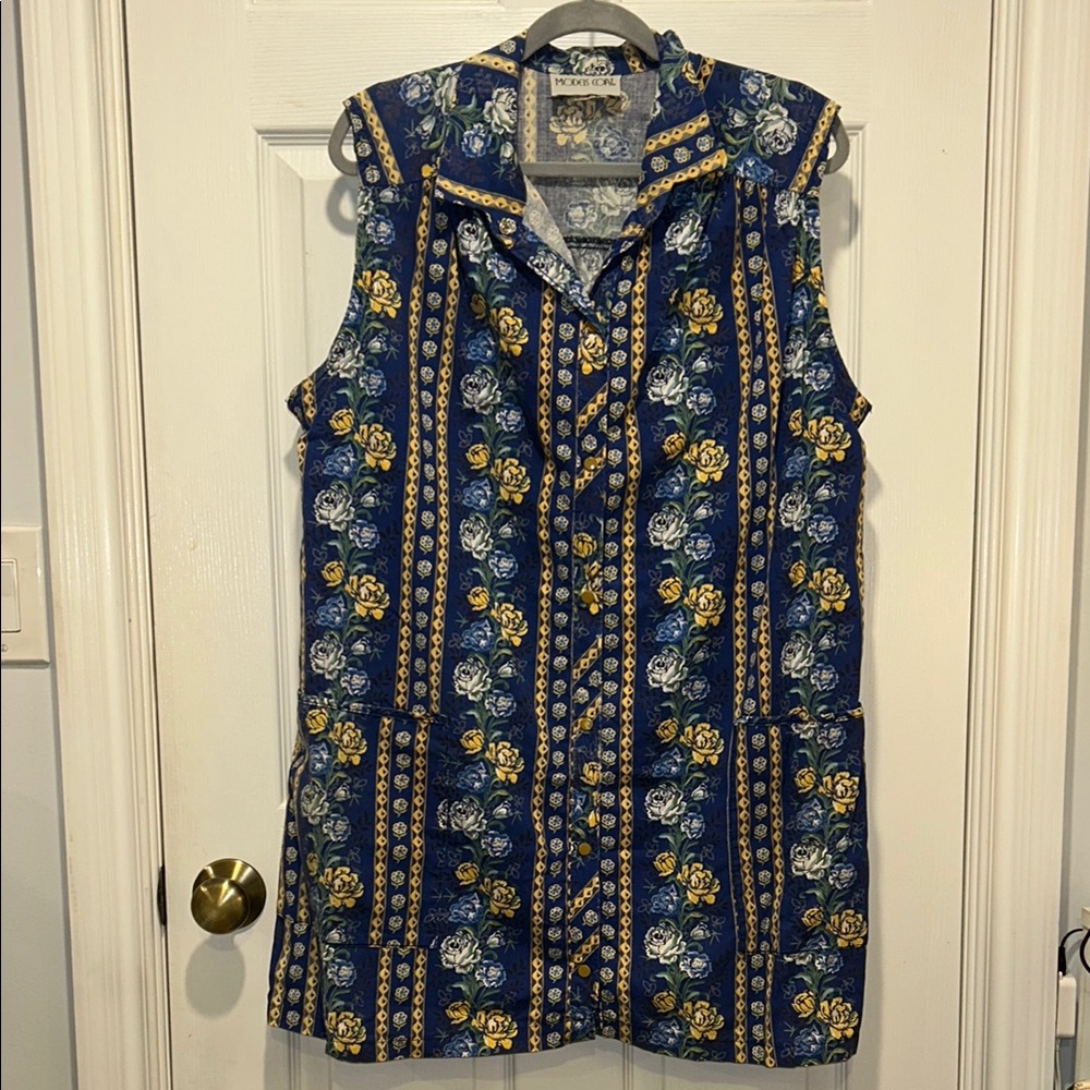 Button down tank top /house top